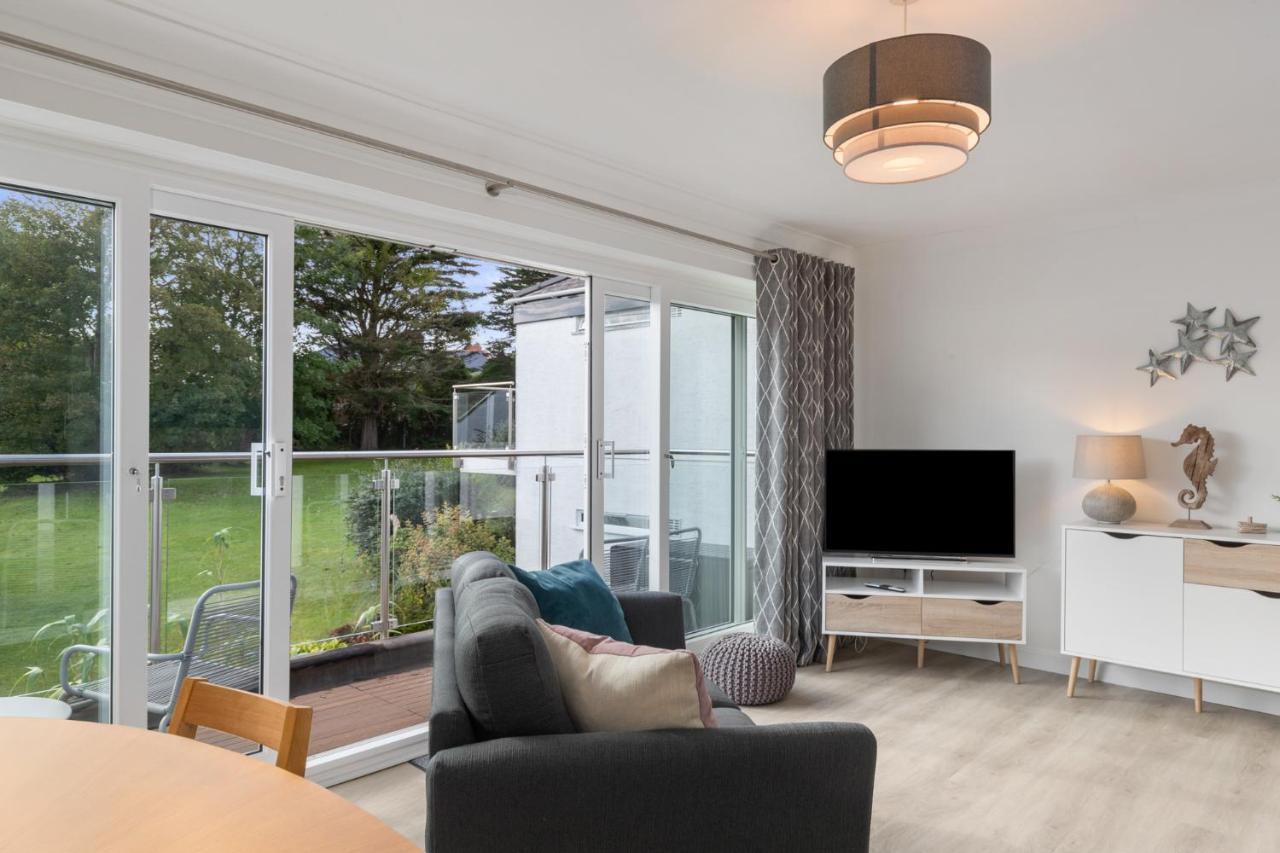 25 Coedrath Park - Sea Views From Balcony, Short Walk To Beach, Parking Saundersfoot Eksteriør bilde