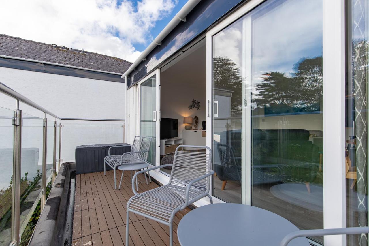 25 Coedrath Park - Sea Views From Balcony, Short Walk To Beach, Parking Saundersfoot Eksteriør bilde