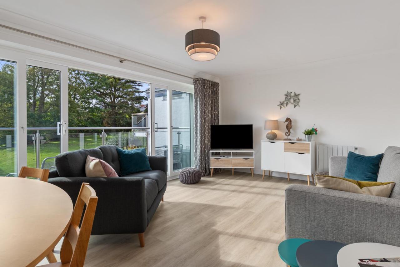25 Coedrath Park - Sea Views From Balcony, Short Walk To Beach, Parking Saundersfoot Eksteriør bilde