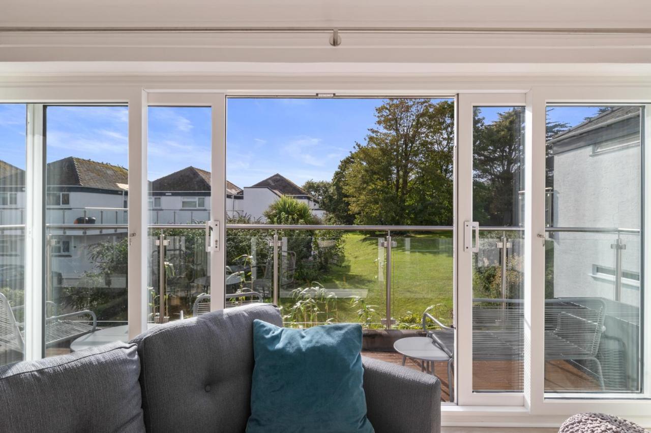 25 Coedrath Park - Sea Views From Balcony, Short Walk To Beach, Parking Saundersfoot Eksteriør bilde
